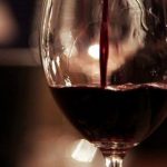 Desvalorização do Real e ST aumentam o preço do vinho