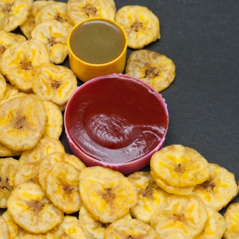 Receita: Chips de banana da terra com molho picante de pimenta vermelha, por José Barattino