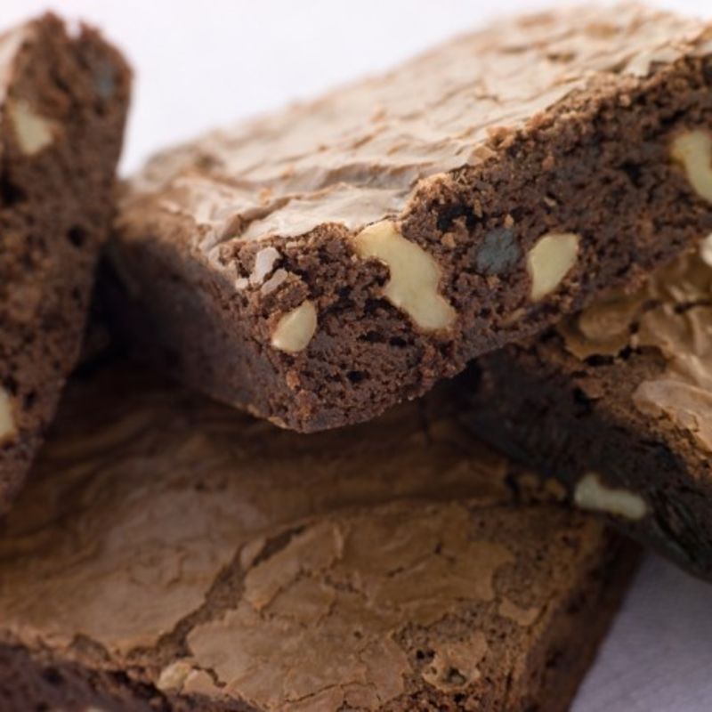 Receita: Brownie de chocolate recheado com frutas e nozes, por Jamie Olivier
