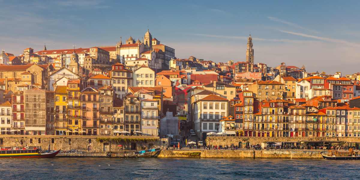 foto de cidade em portugal.